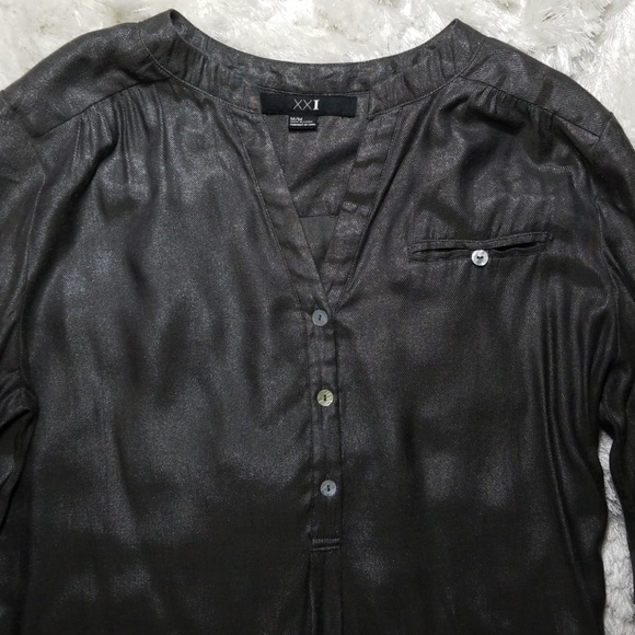 Shirt - Picture 3 of 6